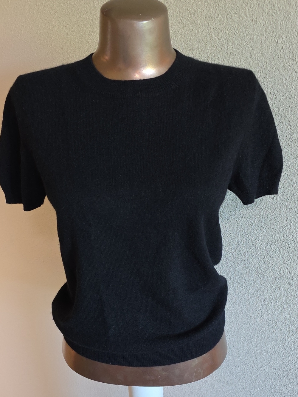 Quince Black Crewneck Short-Sleeve Cashmere Sweater